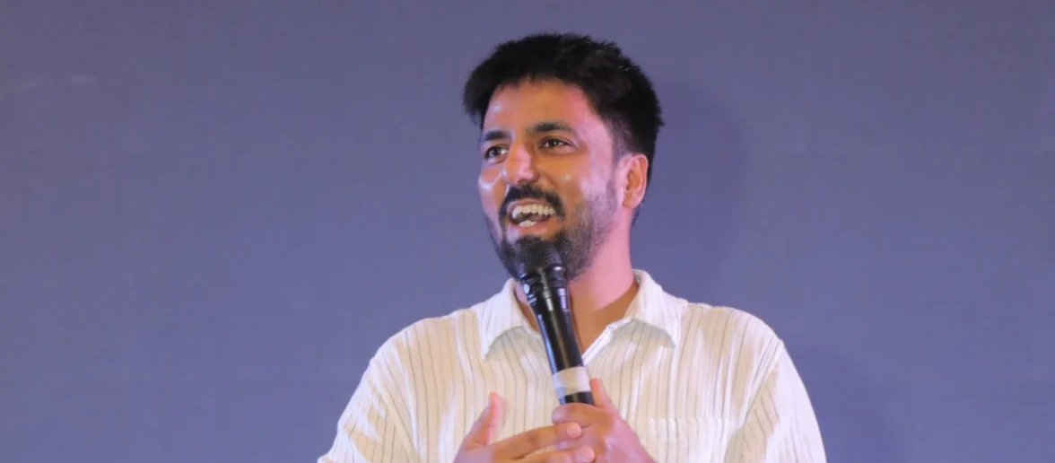 Pratyush Chaubey Pratyush Chaubey AKA "Chaubey Ji '' is a very well known name in the Stand-up comedy industry.