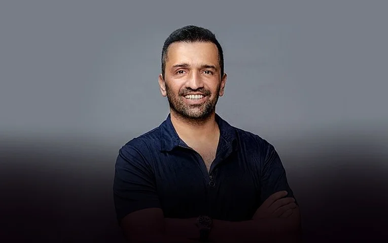 Atul Kasbekar Atul Kasbekar is a renowned Indian fashion photographer and film producer, known for his impact on the fashion and entertainment industry