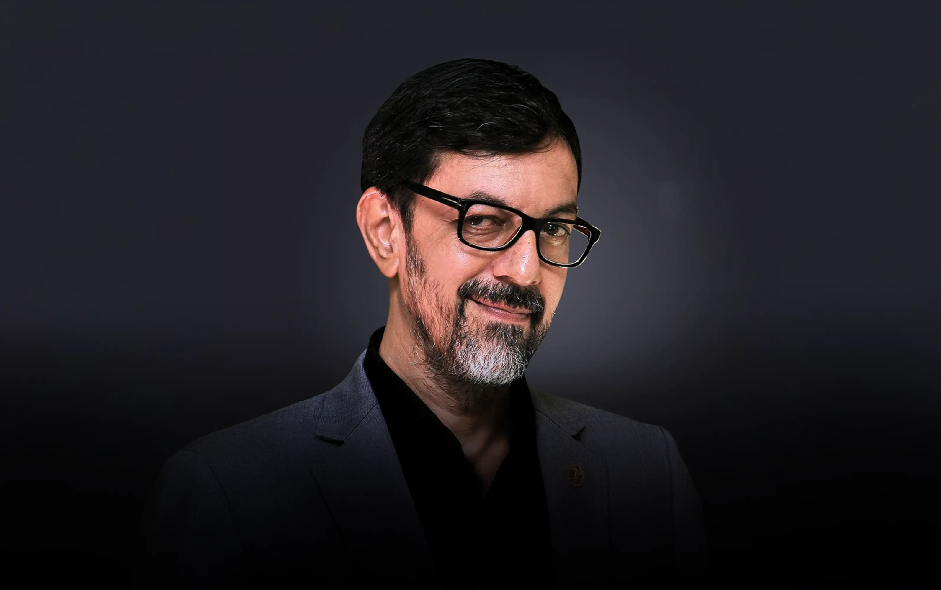 Rajat Kapoor Rajat Kapoor - An actor, writer & director, has a passion for theater and has various national and international accolades to his name.