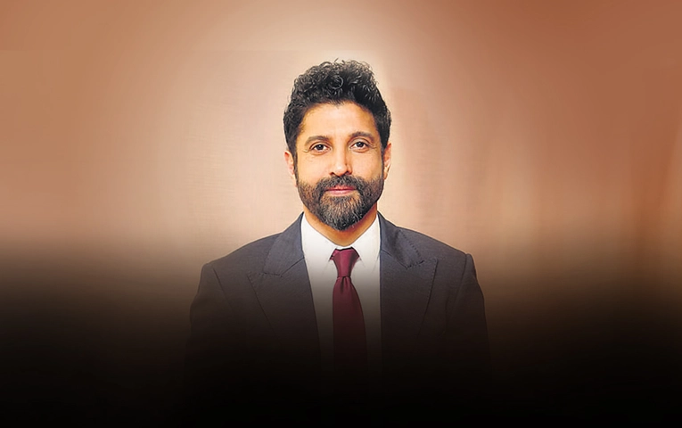 Farhan Akhtar Farhan Akhtar - Born to screenwriters Javed Akhtar & Honey Irani, he grew up under the influence of the Hindi film industry.