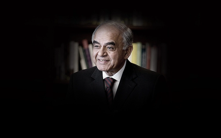 Gurcharan Das Gurcharan Das is an author, commentator and public intellectual, most well known for being the CEO of Procter and Gamble India and later Managing Director, Procter and Gamble Worldwide.