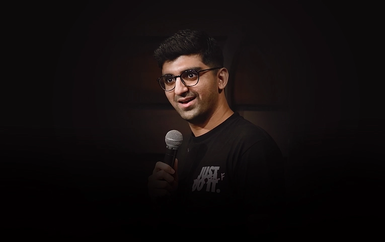 Raunaq Rajani Raunaq Rajani, a purebred Bombay boy used to be a writer at East India comedy.