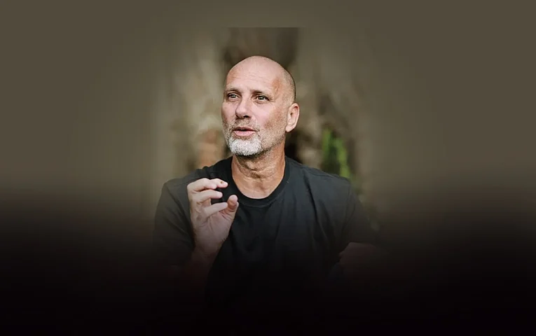 Yossi Ghinsberg Yossi Ghinsberg is an Israeli adventurer, entrepreneur, author, humanitarian, and motivational speaker